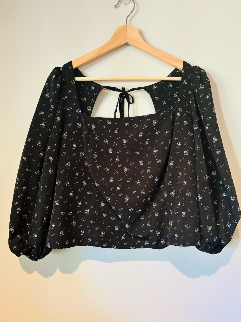 Levi’s Finn Floral Blouse | Square Neck + Open Back | Plus Size 1X